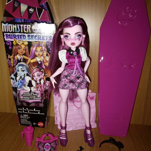 Monster High G3 Buried Secrets Wave 2 Scare-mester Style Draculaura doll like new