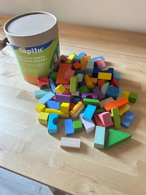 Wooden building blocks like new, 195 pieces, multicolored