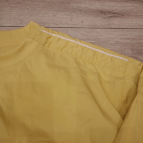Nike yellow crewneck size M used