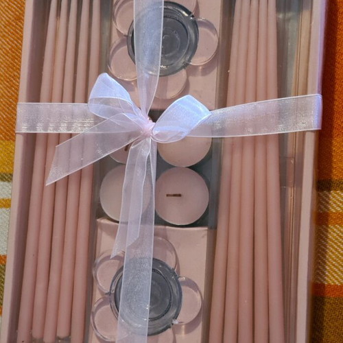 Candle sets new, 2 sets with holders, 4 tealights, 10 pink candles