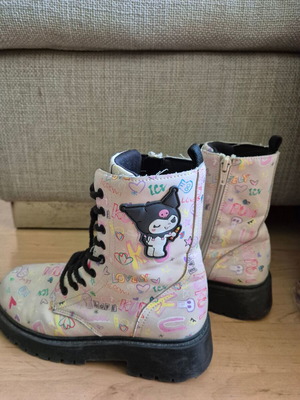 Zara Kuromi boots size 35 like new, beige with side zippers