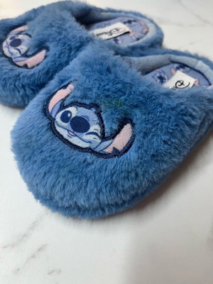 Stitch slippers blue like new, size 25