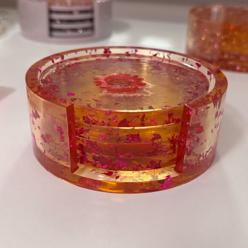 Coasters made of resin with gold leaves and daisies, new