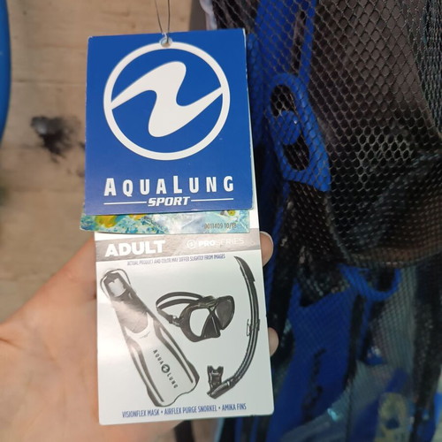 Fins new with snorkel mask