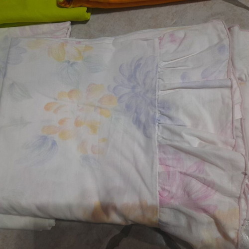 Bed sheet sets like new, 3 sets for 1.60x2.00 mattress with pillowcases