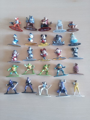 Metal figures collection, pack of 25 pieces