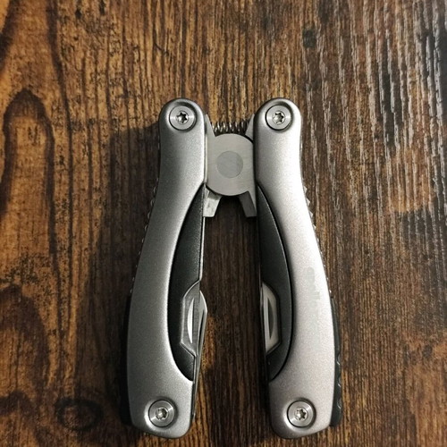 Multitool set with flashlight in gift box new