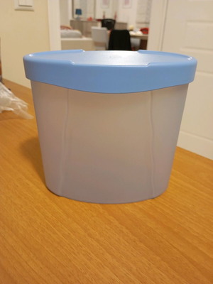 Tupperware product 1.9lt new in excellent condition