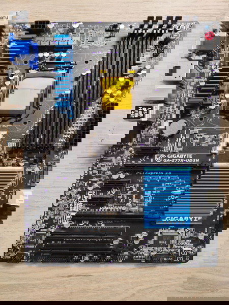 Μητρική Gigabyte GA-Z77X-UD3H socket 1155