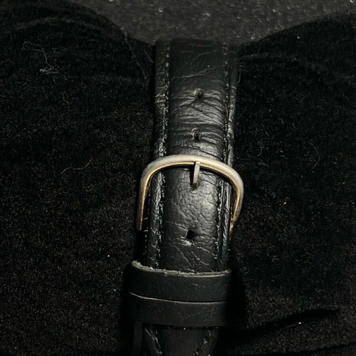 Gucci G-Timeless 30mm quartz watch like new, black and gold