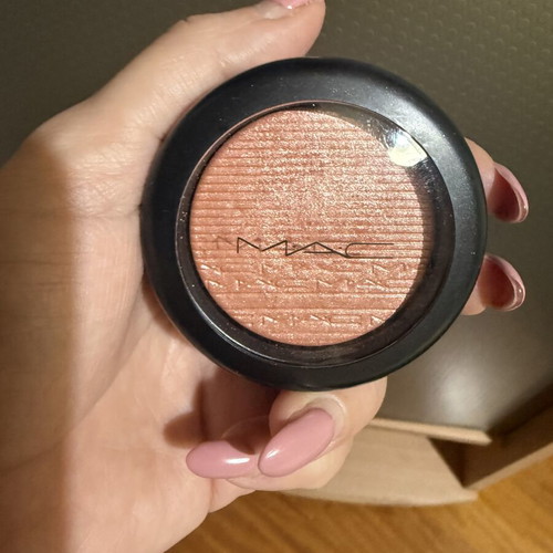Mac Extra Dimension Blush Fairly Precious new, light champagne pink