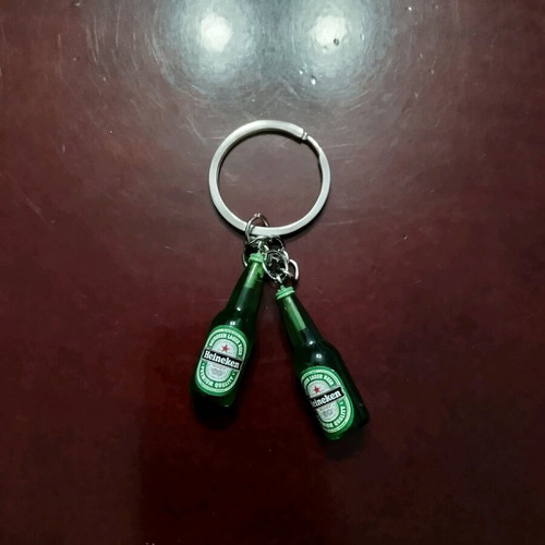 Set of 6 keychains with beer, sandwich and billiard ball
