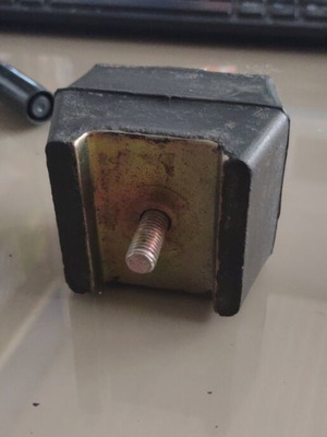 Renault 12 engine mount new