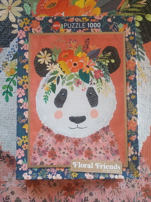 Heye puzzle 1000 pieces used, Floral Friends Cuddly Panda