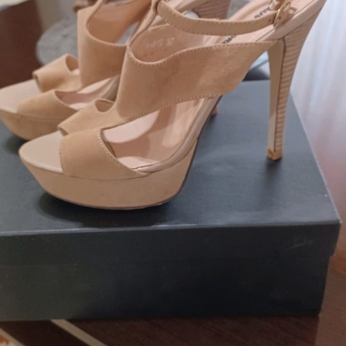 Fausta Moretti Italy sandals like new, beige suede leather, size 37