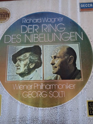 Πακέτο δίσκων βινυλίου με έργα του Richard Wagner υπό τη διεύθυνση του Georg Solti σαν καινούργιο