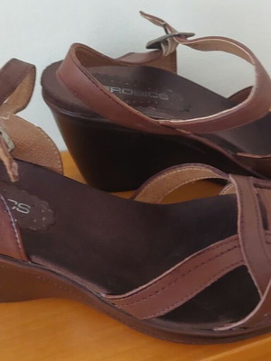 Aerobics platform sandals like new, brown, size 40