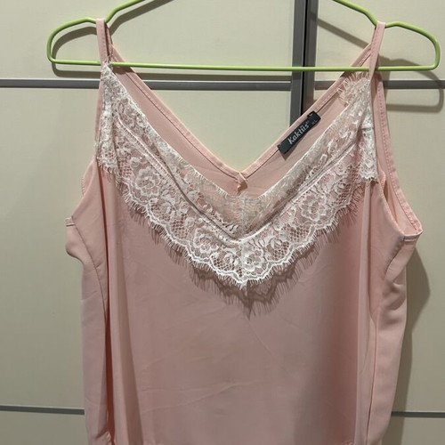 Summer top in pink rose with white lace like new