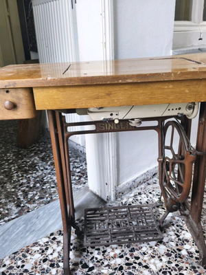 Singer sewing machine furniture used, antique