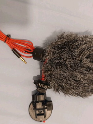 Microphone for mobile and camera like new with mounting base