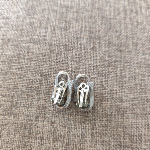 Clip-on earrings like new