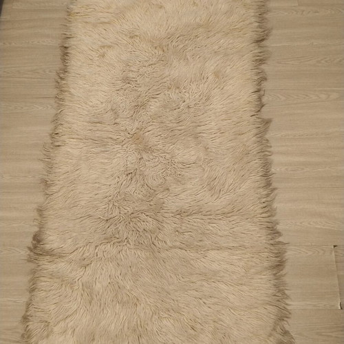 Flokati Velentza white rug used, 150x75 cm