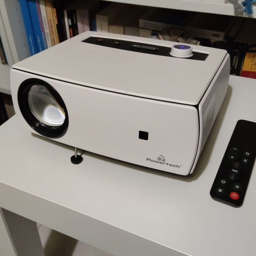 Powertech PT-984 Native Full HD Projector with Android and Speakers like new