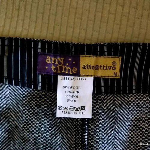 Attrattivo mini φούστα σταυρωτή μεταχειρισμένη με 20% μαλλί