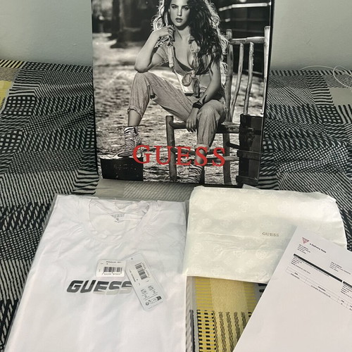 Guess men's white T-shirt size M, new with tags