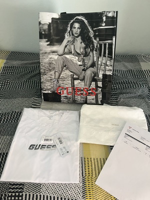 Guess men's white T-shirt size M, new with tags