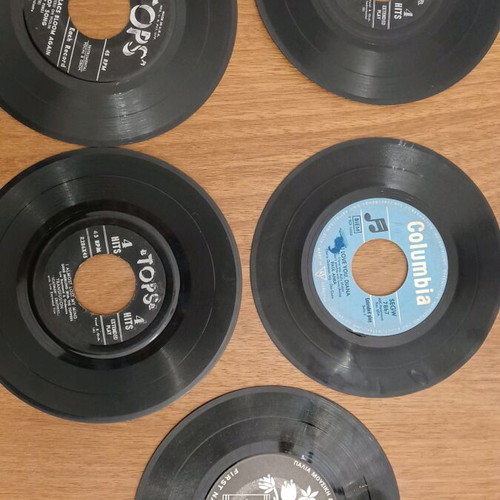 45 rpm records used, pack of 5 without sleeves