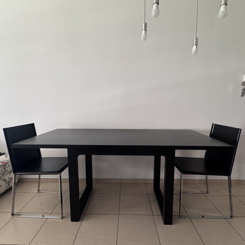 Dining set with 3 leather chairs like new, Italian design, solid wood table