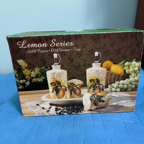Lemon/Poppy Series Kitchen Set 5 Pieces new in box
