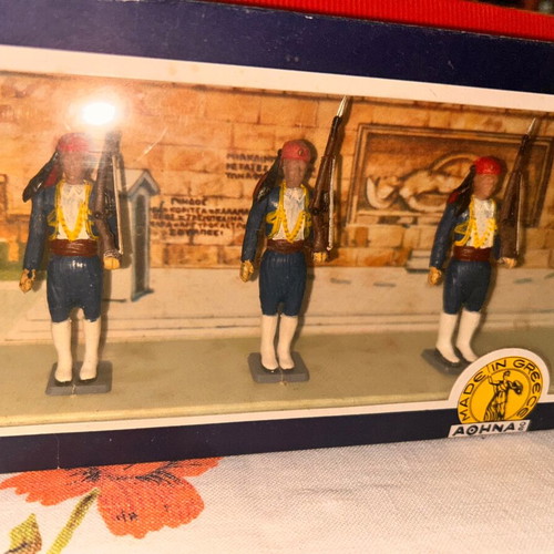 Athens Soldier Toy like new, Philolaou box with Cretans from 80s