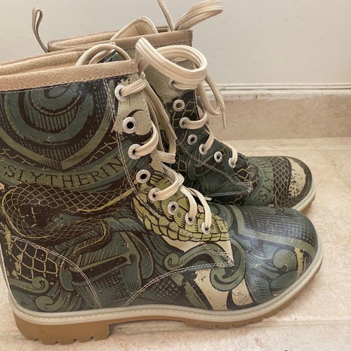 Slytherin boots new, size 40, green