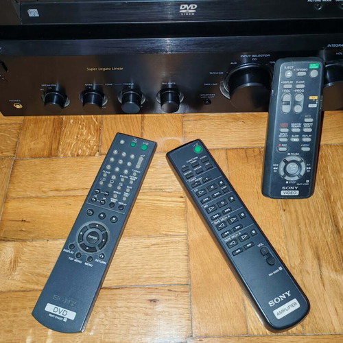 Sony SLV-E130 VHS VCR used with original remote control