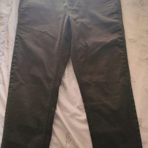 Olive W32 chino-style khaki pants slim fit like new