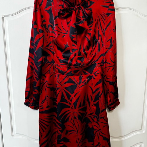 Silk dress Lussile red like new