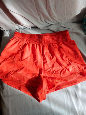 Orange shorts new, size XS