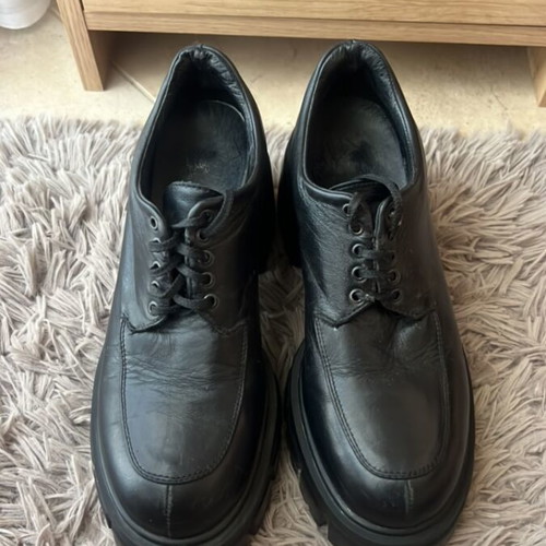 Women's shoes used, size 38, black, with laces