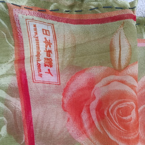 Headscarf used, size 95/85 cm