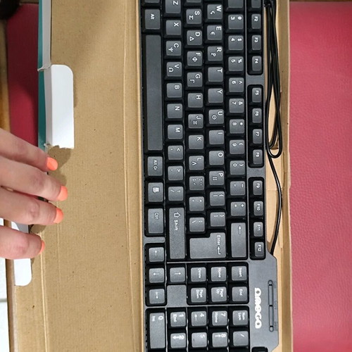 Omega OK05TGR Greek Keyboard Like New