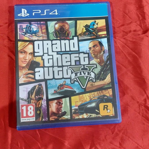 Grand Theft Auto V PlayStation 4 game like new with box