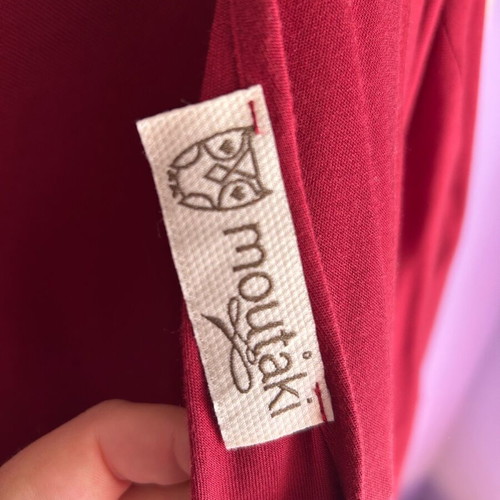Women's burgundy Moutaki blouse like new with back opening size L