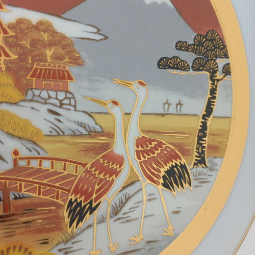 Porcelain Japanese plate used with gold details