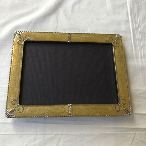 Picture frame used, approximately 15.5 x 20 cm