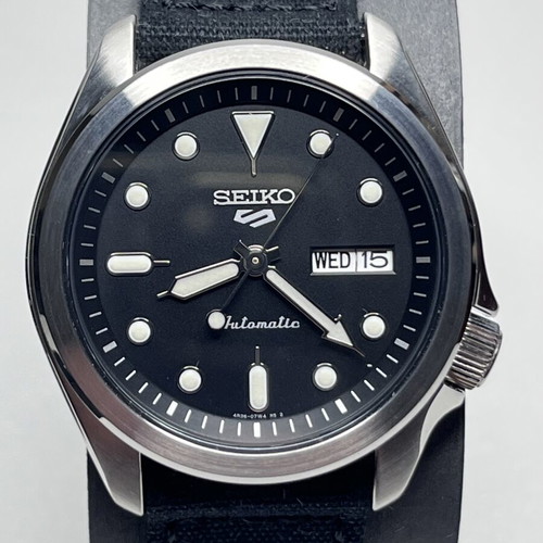 Seiko 5 SRPE67K1 watch like new, black