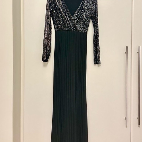 Fullah Sugah long sequin-pleated dress like new, black
