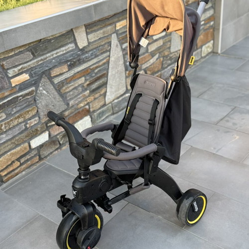 Doona Liki Trike S3 foldable tricycle, like new, Grey Hound