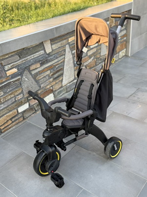Doona Liki Trike S3 foldable tricycle, like new, Grey Hound